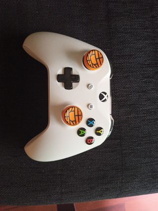 Xbox one S + mando... 