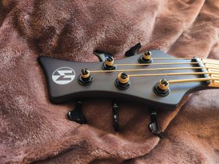 Bajo 5 cuerdas maruszczyk