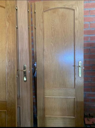 4 puertas de roble macizas.