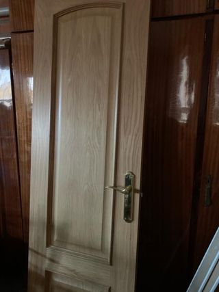 4 puertas de roble macizas.