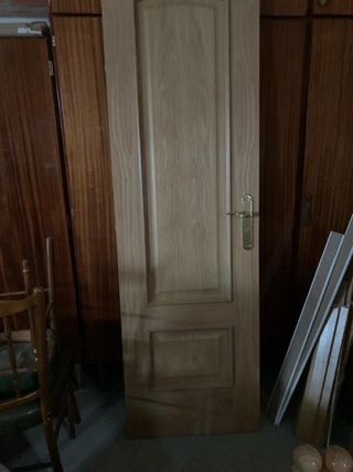 4 puertas de roble macizas.