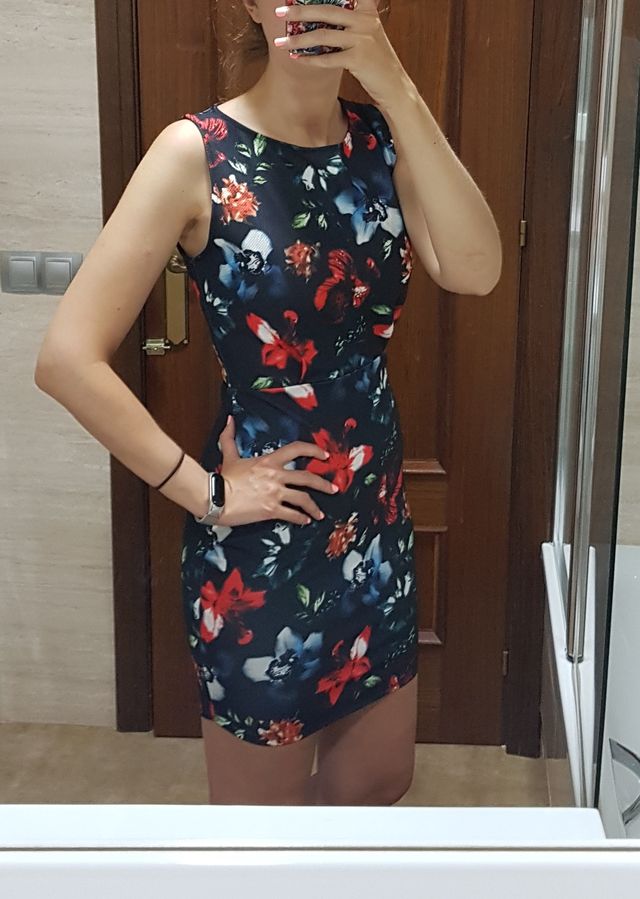 Vestido entallado de flores