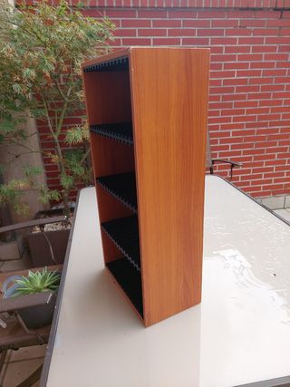 1 Armario para CDs.