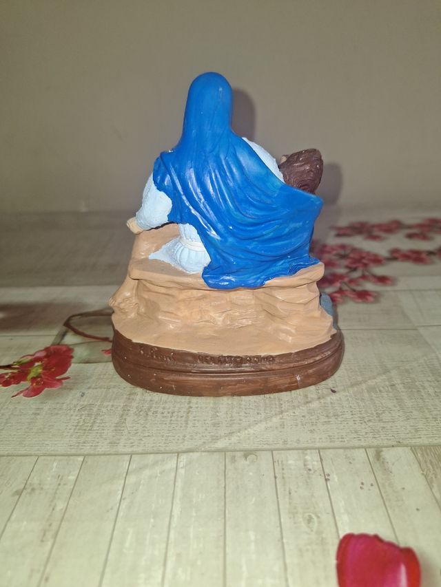 Figura virgen de la angustia