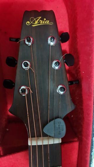 Guitarra acústica Aria  ..... LW-5