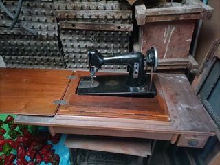maquina de coser antigua