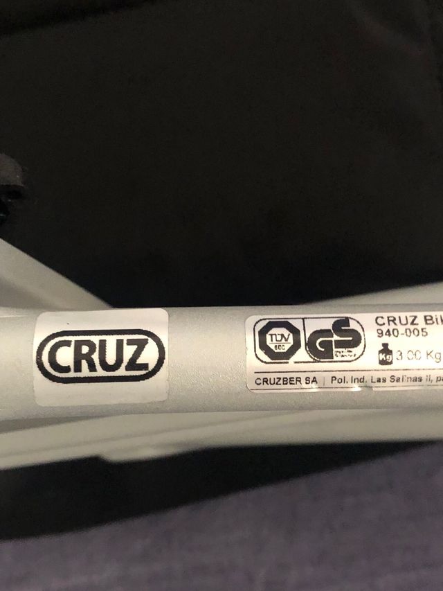 Tres porta bicis sistema anti robo con llave.