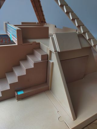 Pirámide de Playmobil