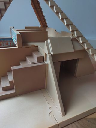 Pirámide de Playmobil