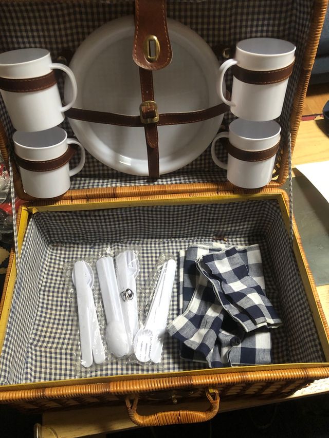 Cesta camping mimbre.