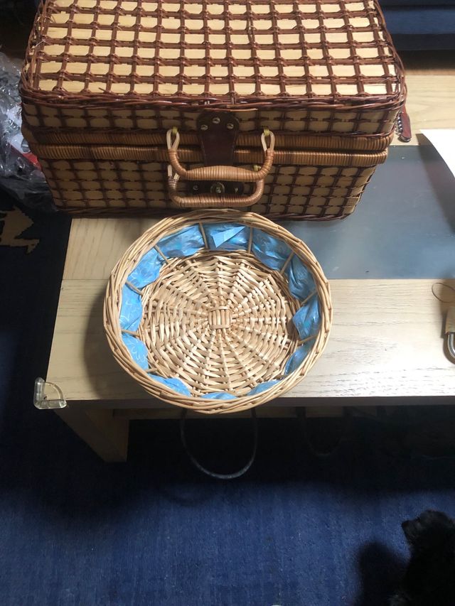 Cesta camping mimbre.