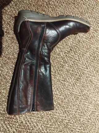 Botas altas en piel, talla 37