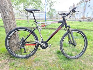 Bicicleta XC/enduro doble suspension, talla L.