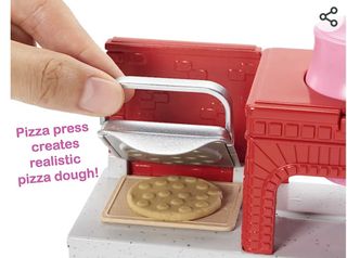 Pizzería Barbie , muñeca y tres plastelinas.