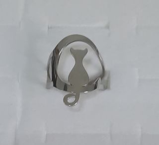 Anillos de acero ajustables.