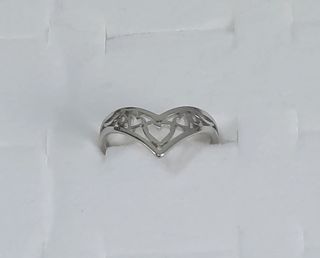 Anillos de acero ajustables.