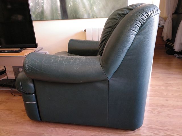 2 sillones piel verde Natuzzi. Leer anuncio