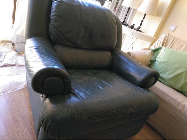 2 sillones piel verde Natuzzi. Leer anuncio