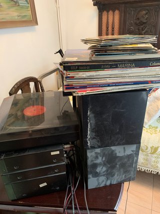 Tocadiscos Sony + Vinilos