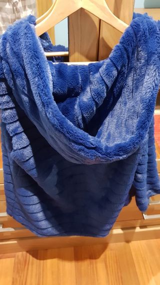 Plumas mujer Guess a estrenar