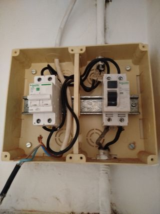 Electricista en Barcelona enchufes luces y averias