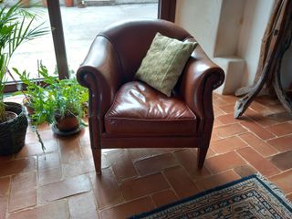 Chesterfield Sofa plus 1 Silla, de cuero
