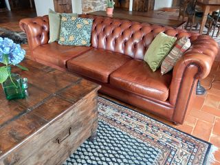 Chesterfield Sofa plus 1 Silla, de cuero