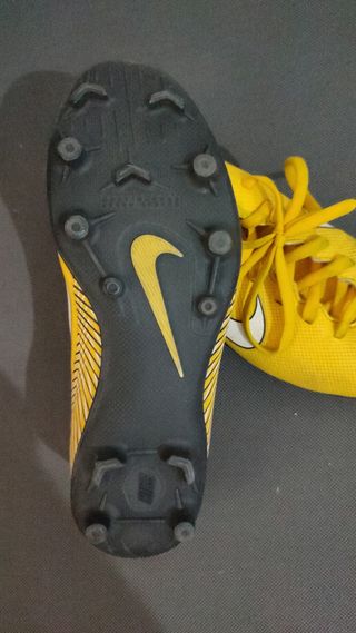 Botas de fútbol Nike 37,5