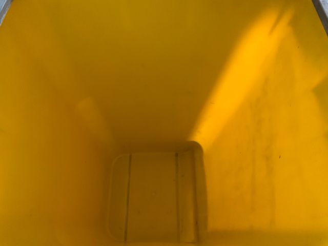 Cubo basura 240L con ruedas