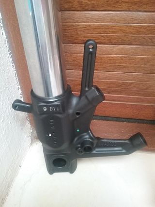 Honda X ADV 750 horquilla  ,derecha