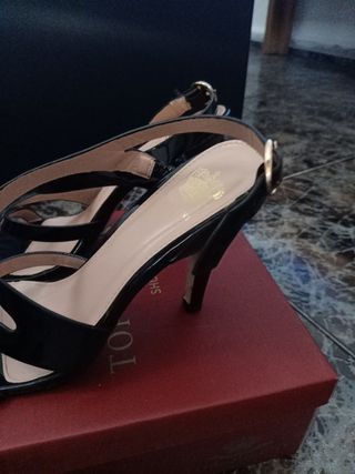 Sandalias de tacón negras