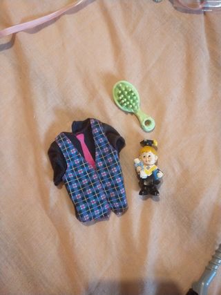 Lote de ropa para Barbie + accesorios