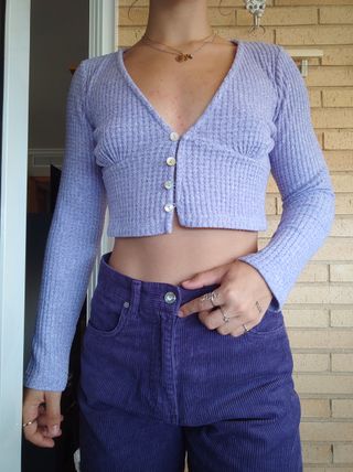 Jersey cropped con escote en pico