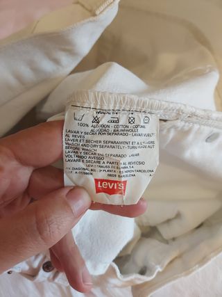 Pantalon levis hombre blanco
