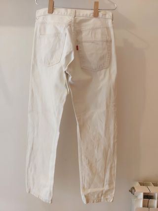 Pantalon levis hombre blanco