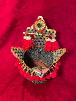 Contenitore per offerte al Dio della prosperità