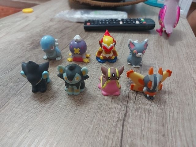 Muñecos pokemon
