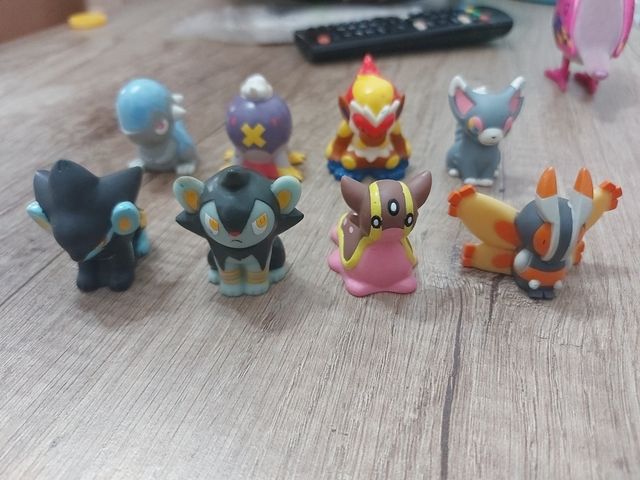Muñecos pokemon
