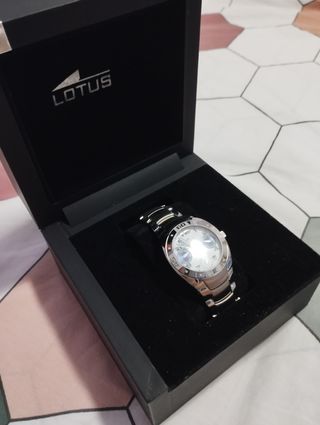 Reloj LOTUS 