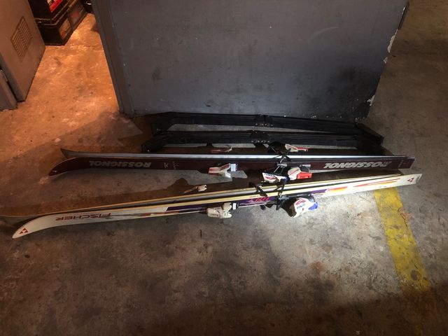 2 parejas de esquis, regalo portaesqui