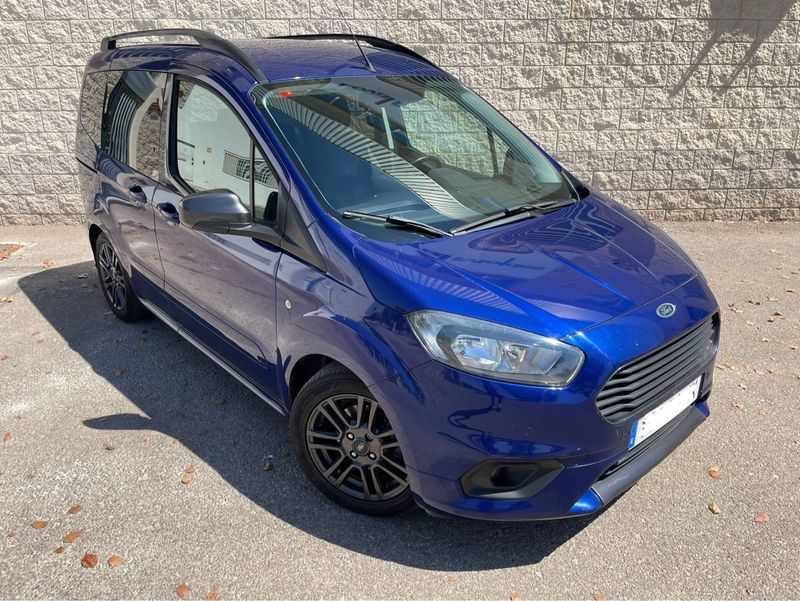 Ford Tourneo Courier 2018 - foto 1
