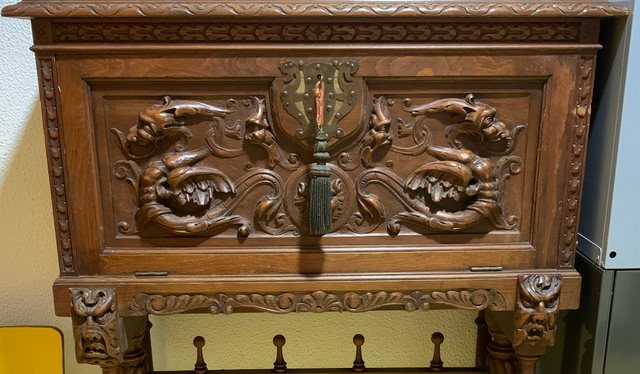 Bargueño castellano antiguo de madera