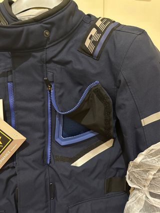 Revit vertical GTX chaqueta moto