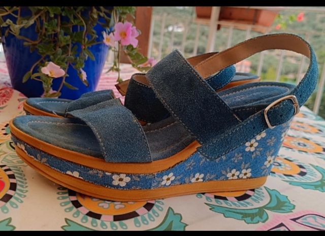 Sandali in vera pella