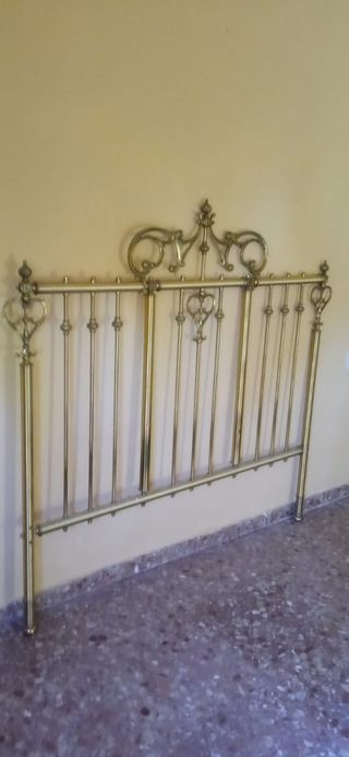 Cabecero en dorado cama 135