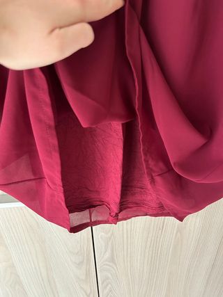 Abito borgogna elegante con maniche 3/4 velate