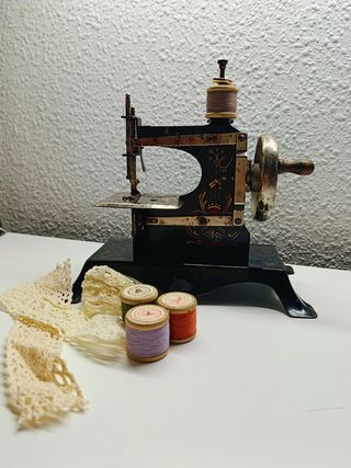 Maquina de coser antigua