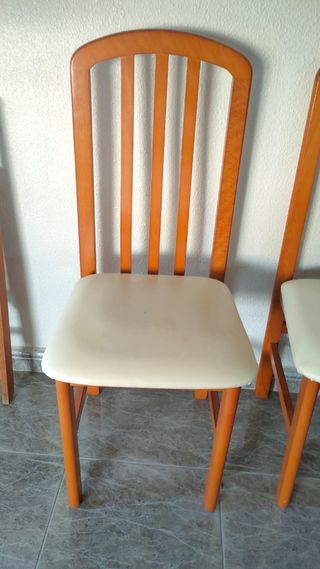 SUPER OFERTA ! 6 sillas de madera de calidad.