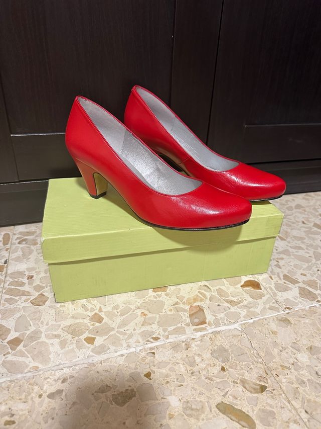 Zapatos salon rojos piel autentica