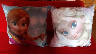 Dos cojines película Frozen